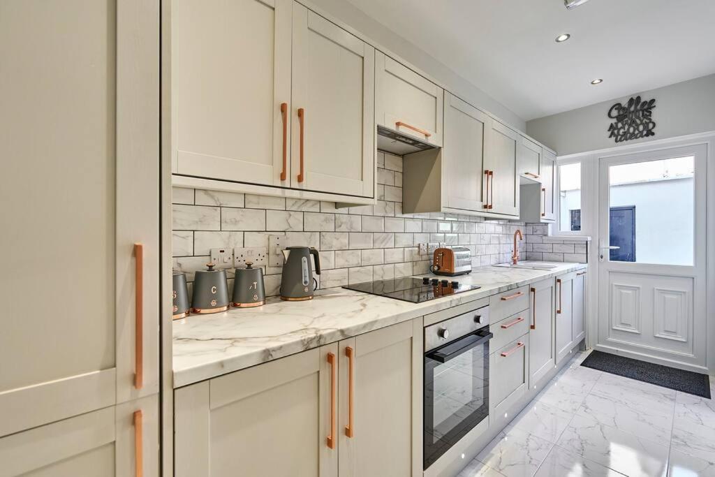 Belfast Luxury Lets - Windsor Townhouse Villa ภายนอก รูปภาพ